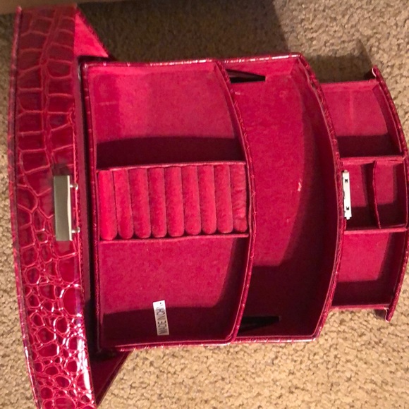 Vintage Jewelry/Music Box 3 Tier Drawers & Mirror Crocodile Pattern Red - Picture 6 of 16